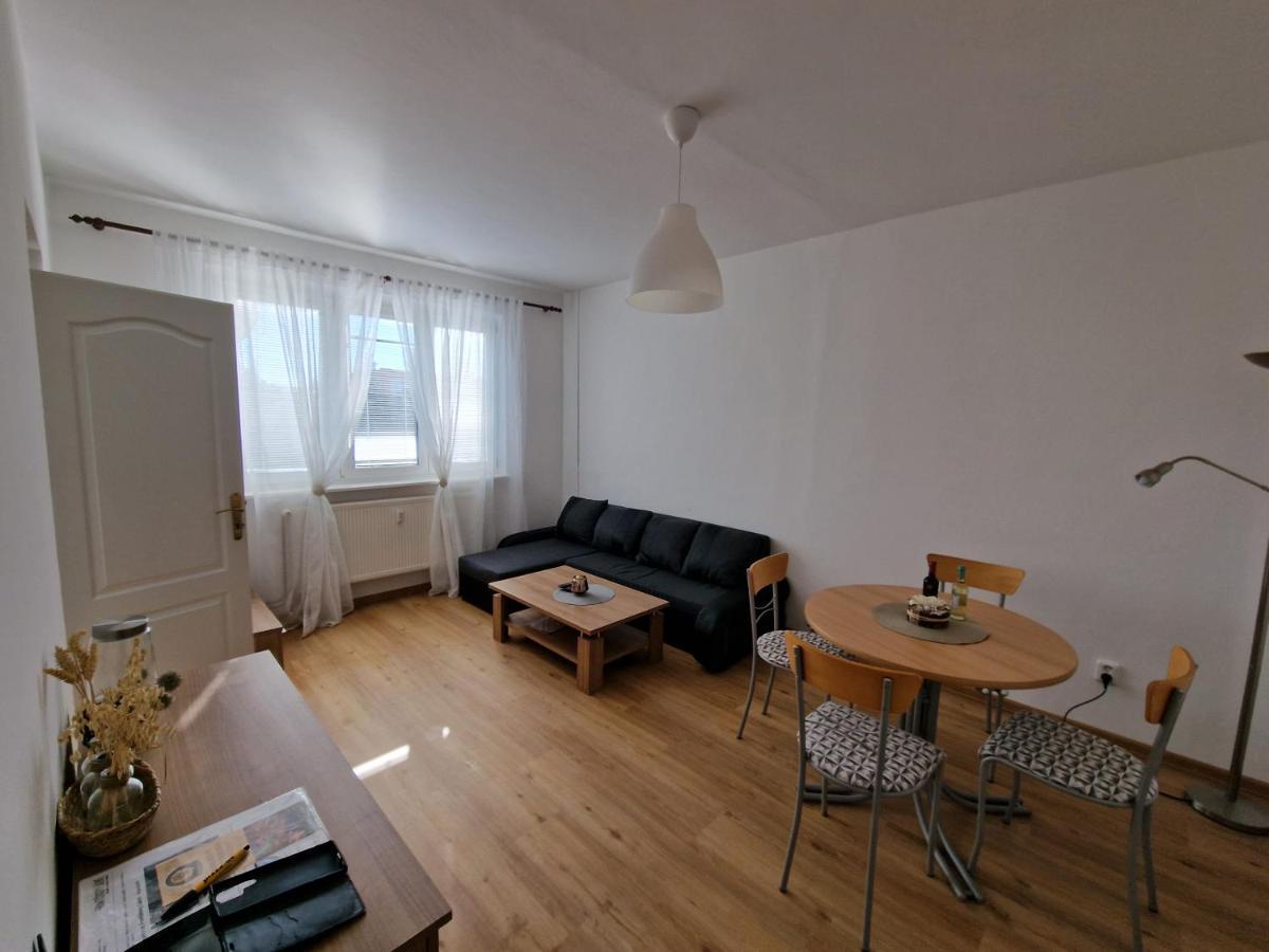 Apartment Simon Ii. ฟรันทิชโกวี ลาซเน ภายนอก รูปภาพ